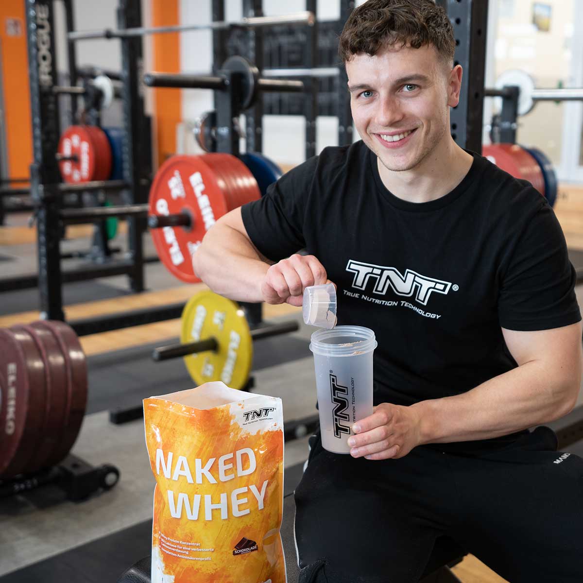 TNT Naked Whey im Fitnessstudio